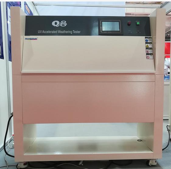 ห้องทดสอบแสงอัลตราไวโอเลตในห้องปฏิบัติการจำลองแสงแดดและฝนได้อย่างไร